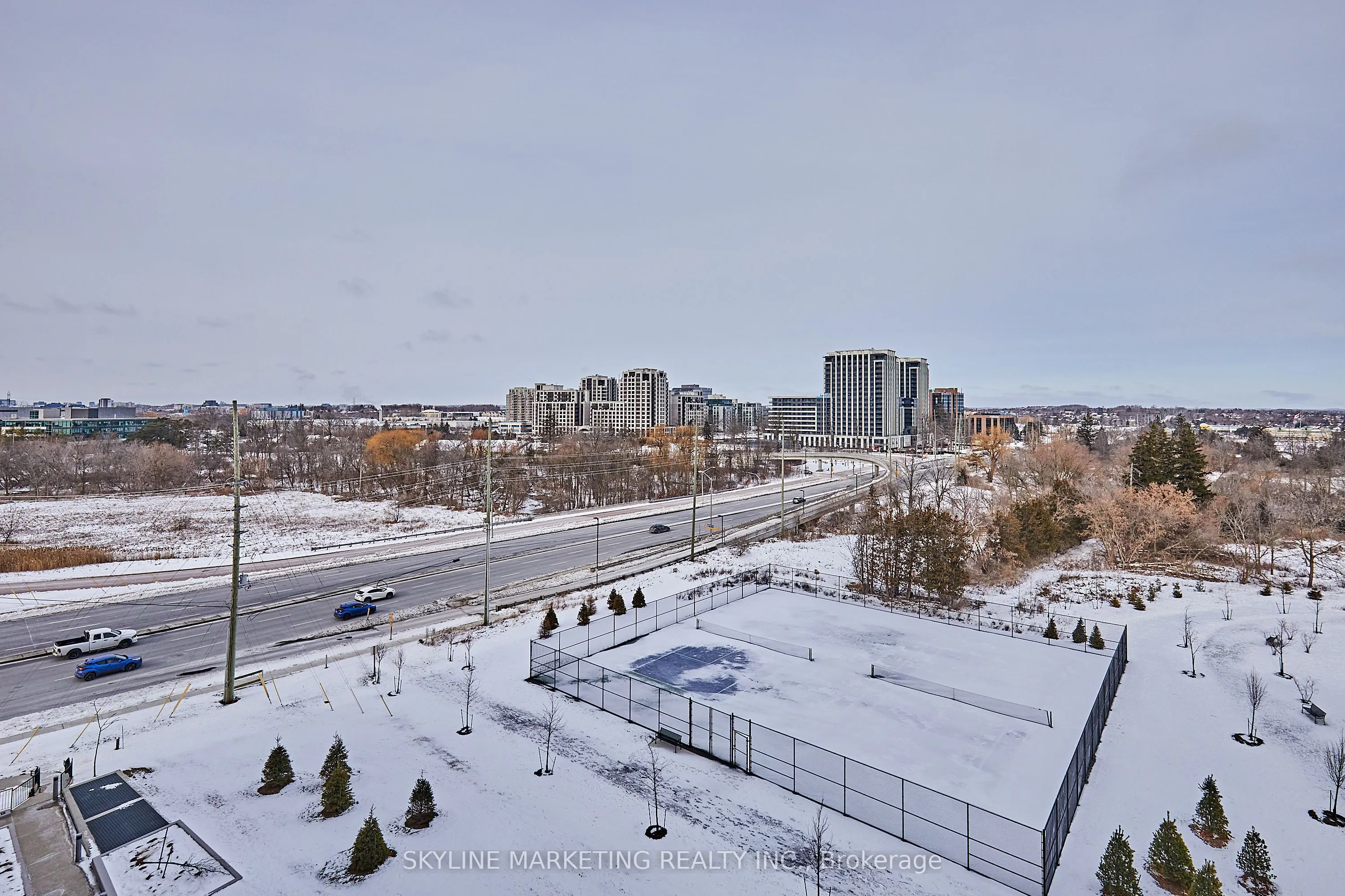 10 Rouge Valley Drive W, #728A