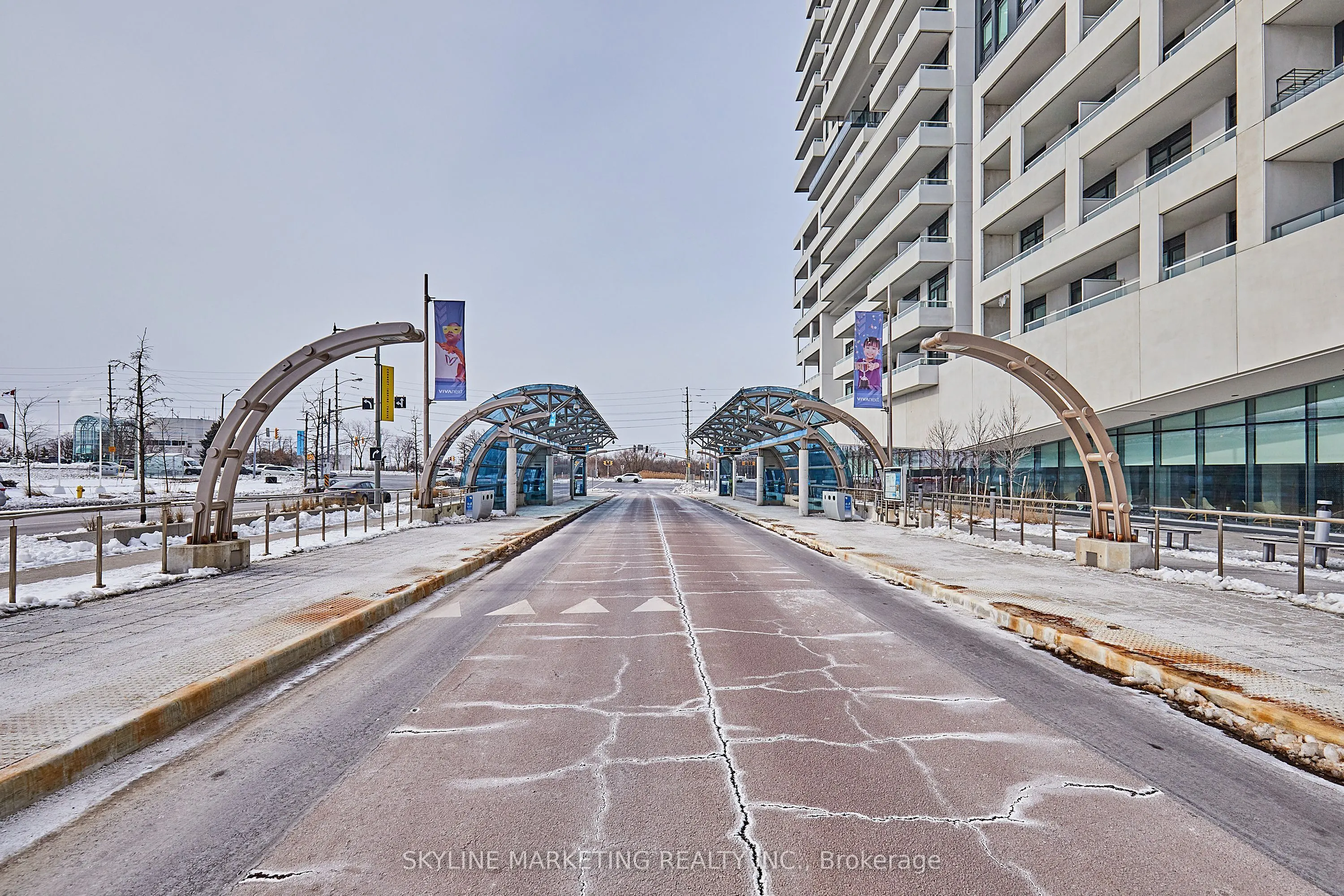10 Rouge Valley Drive W, #728A