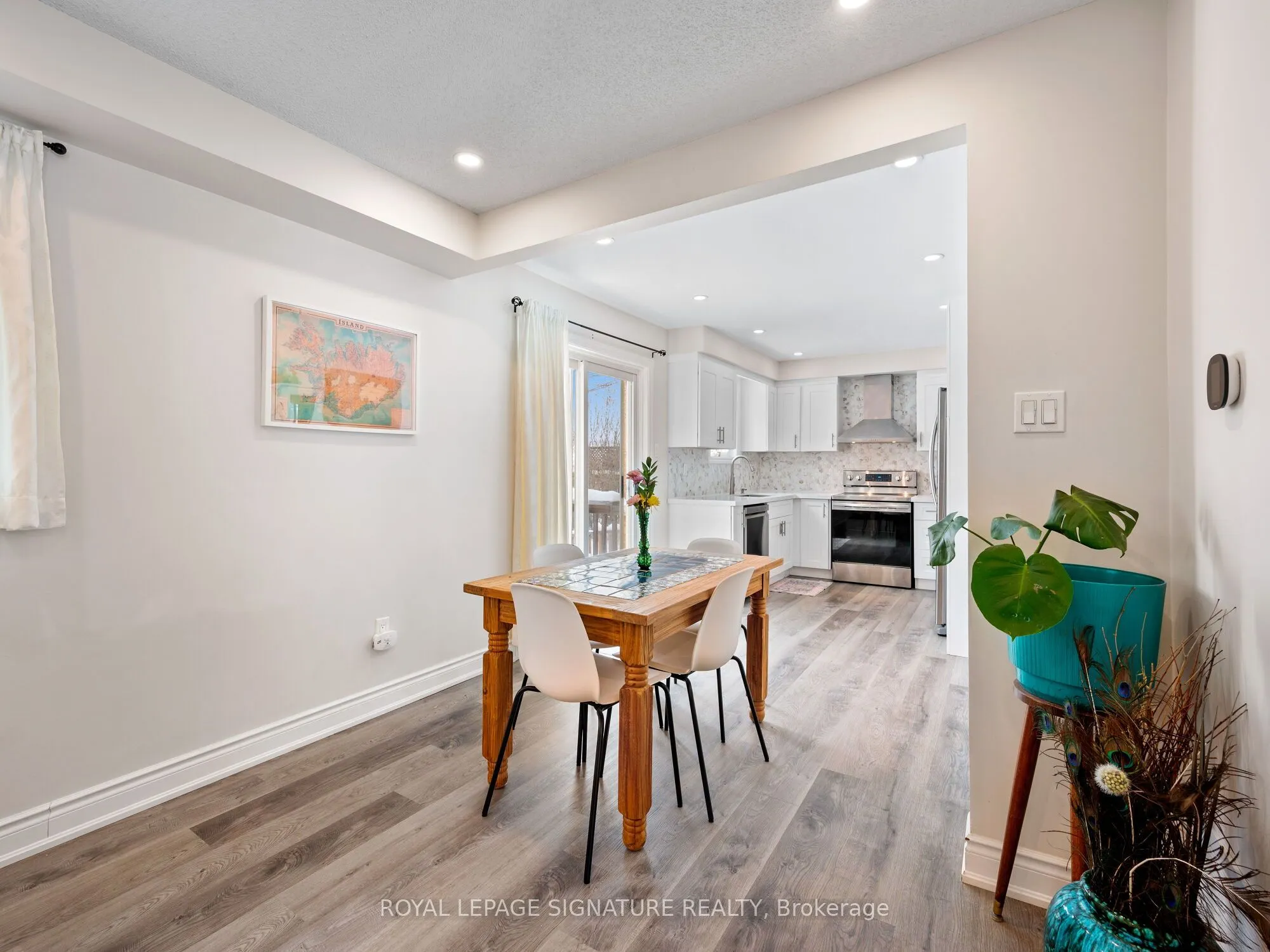6 Dugdale Avenue