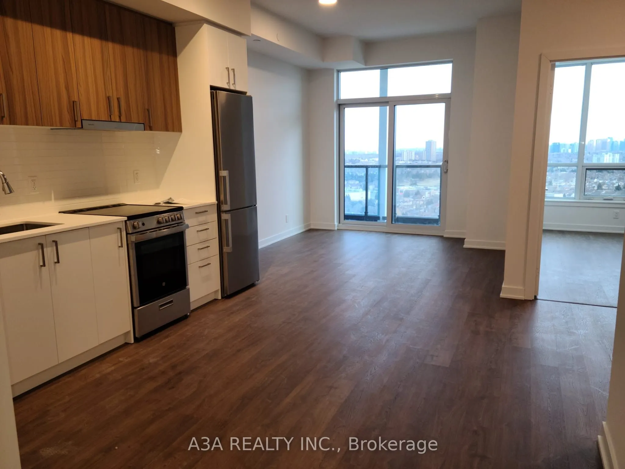 50 Upper Mall Way #2201