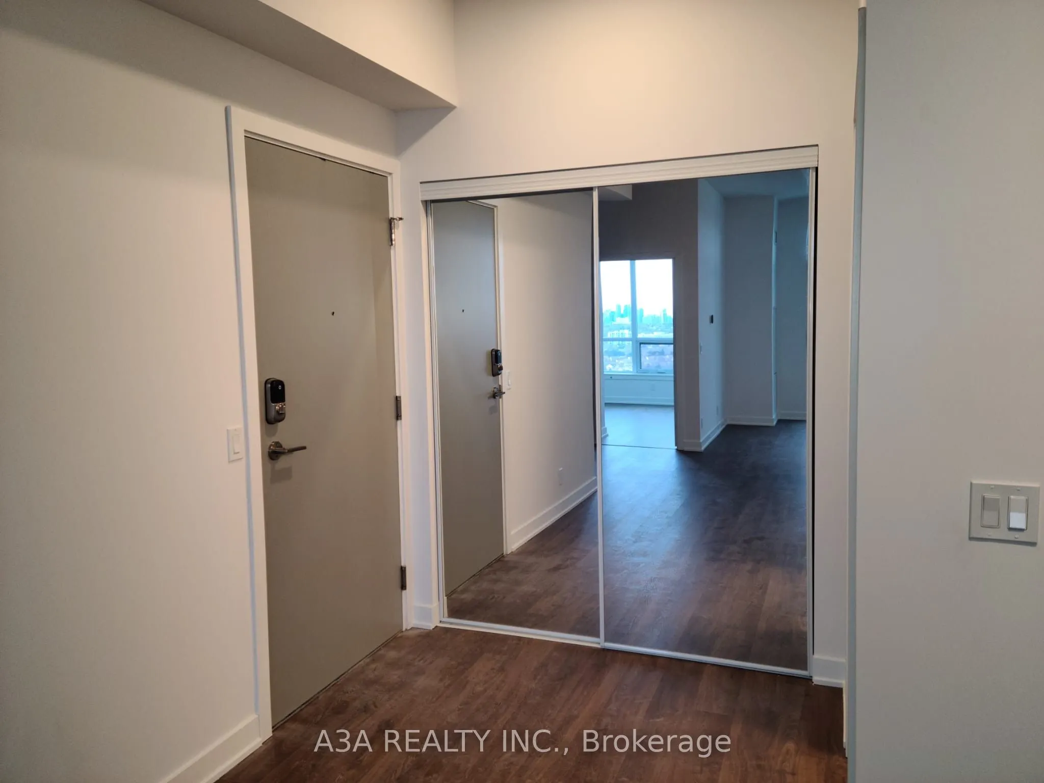 50 Upper Mall Way #2201