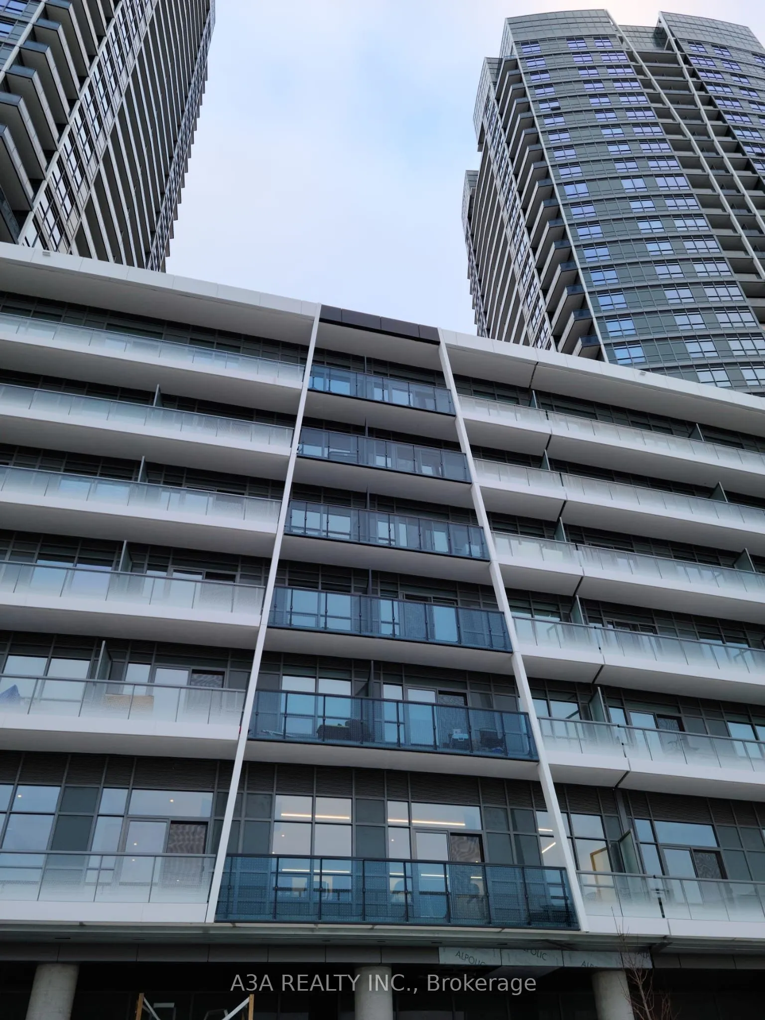 50 Upper Mall Way #2201