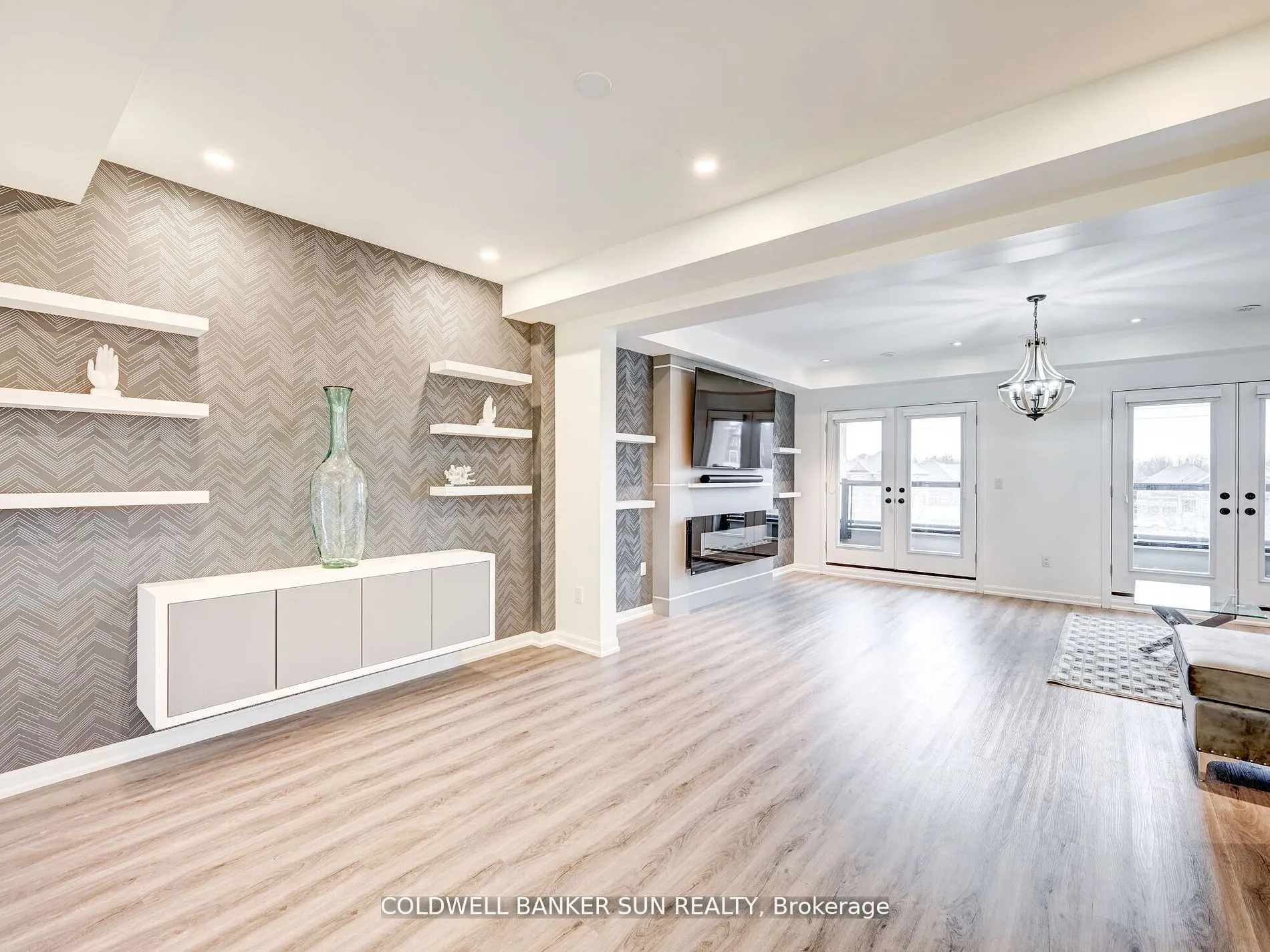 401 Kleinburg Summit Way