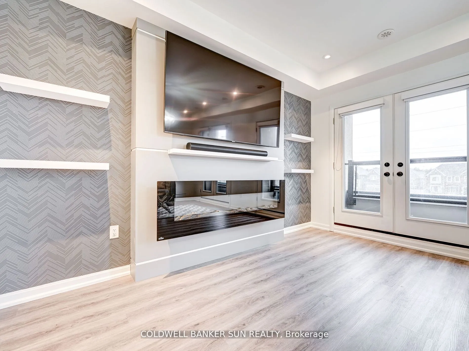 401 Kleinburg Summit Way