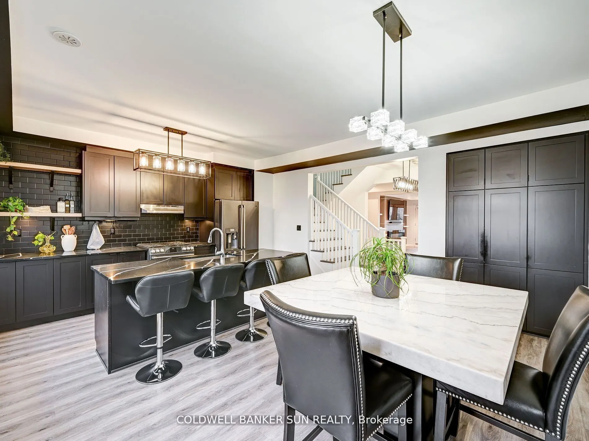 401 Kleinburg Summit Way