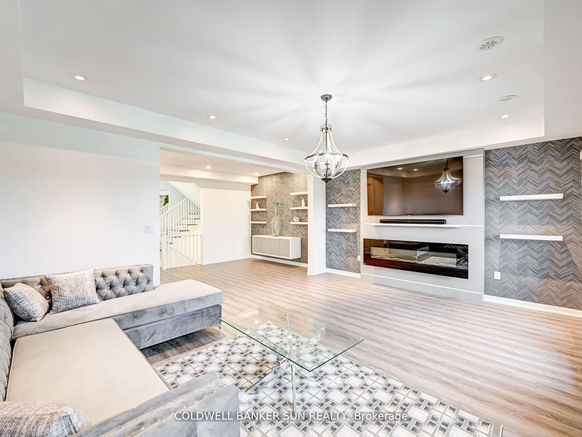 401 Kleinburg Summit Way