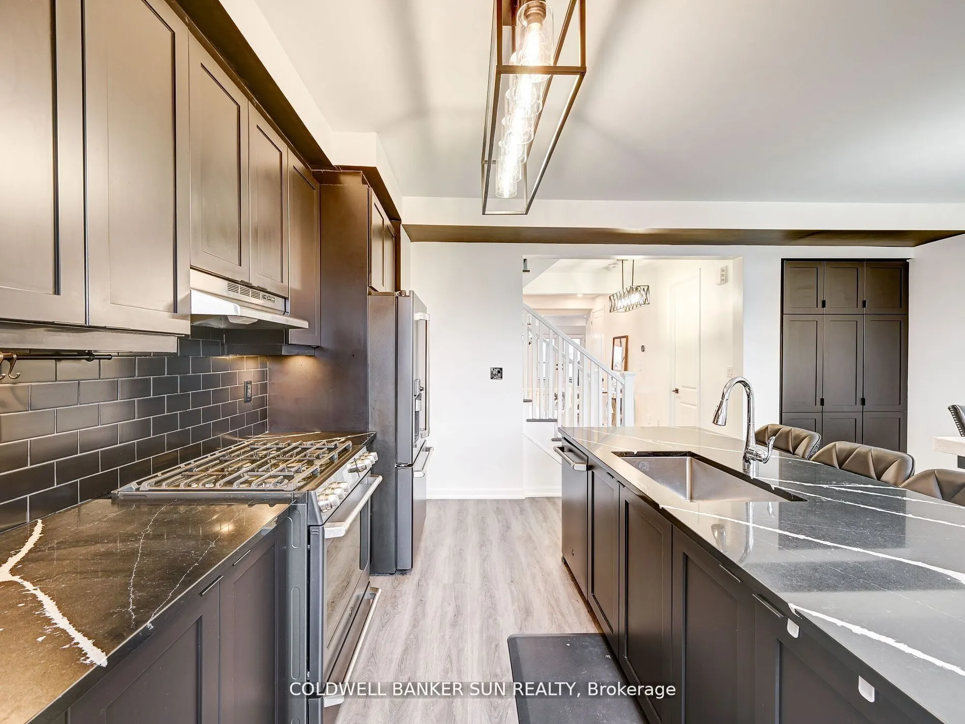 401 Kleinburg Summit Way