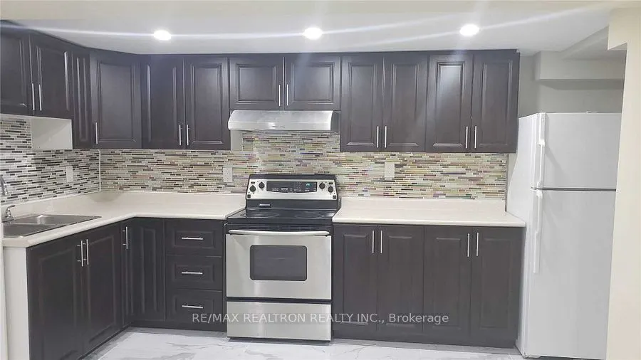 138 West Lawn Crescent, #Bsmt