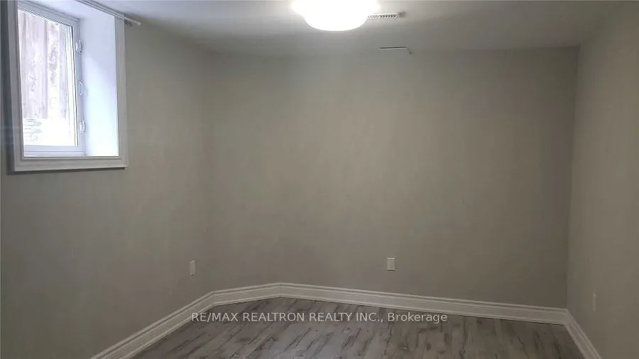 138 West Lawn Crescent, #Bsmt