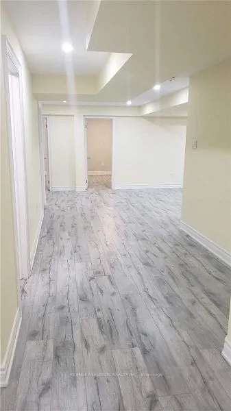 138 West Lawn Crescent, #Bsmt