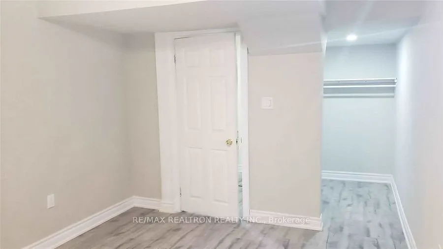 138 West Lawn Crescent, #Bsmt