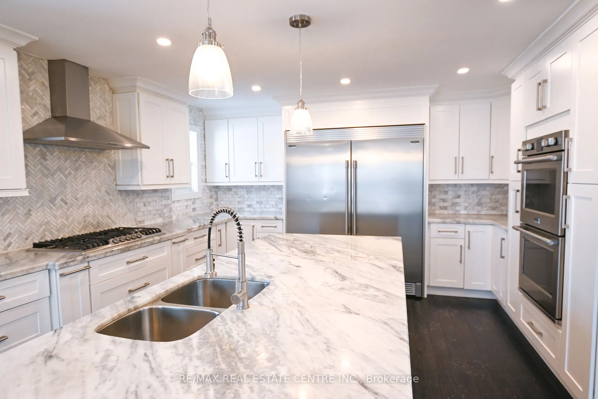 1814 QUANTZ Crescent