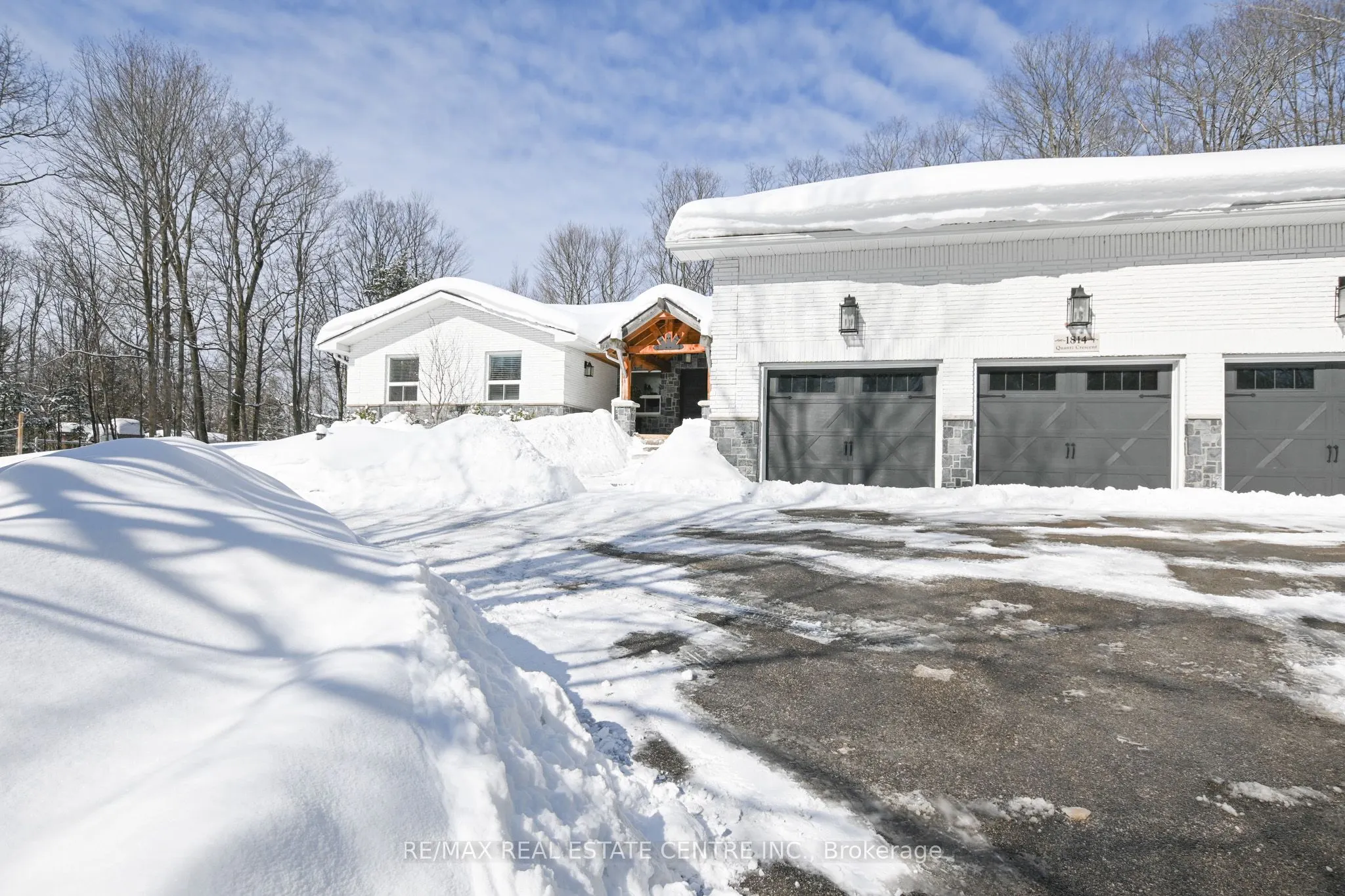 1814 QUANTZ Crescent