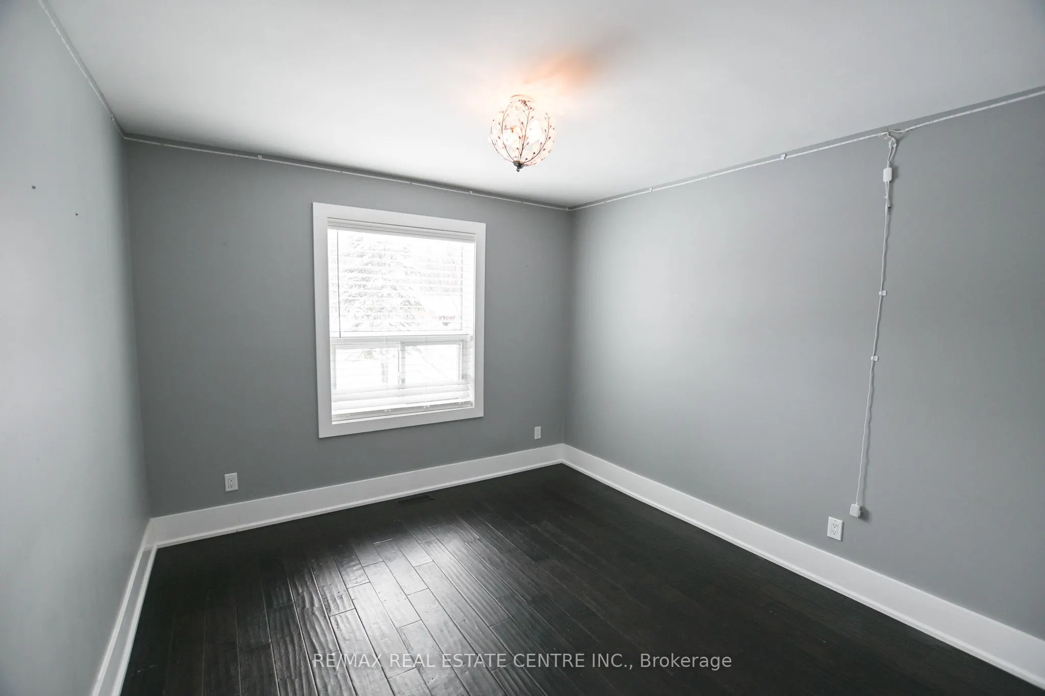 1814 QUANTZ Crescent