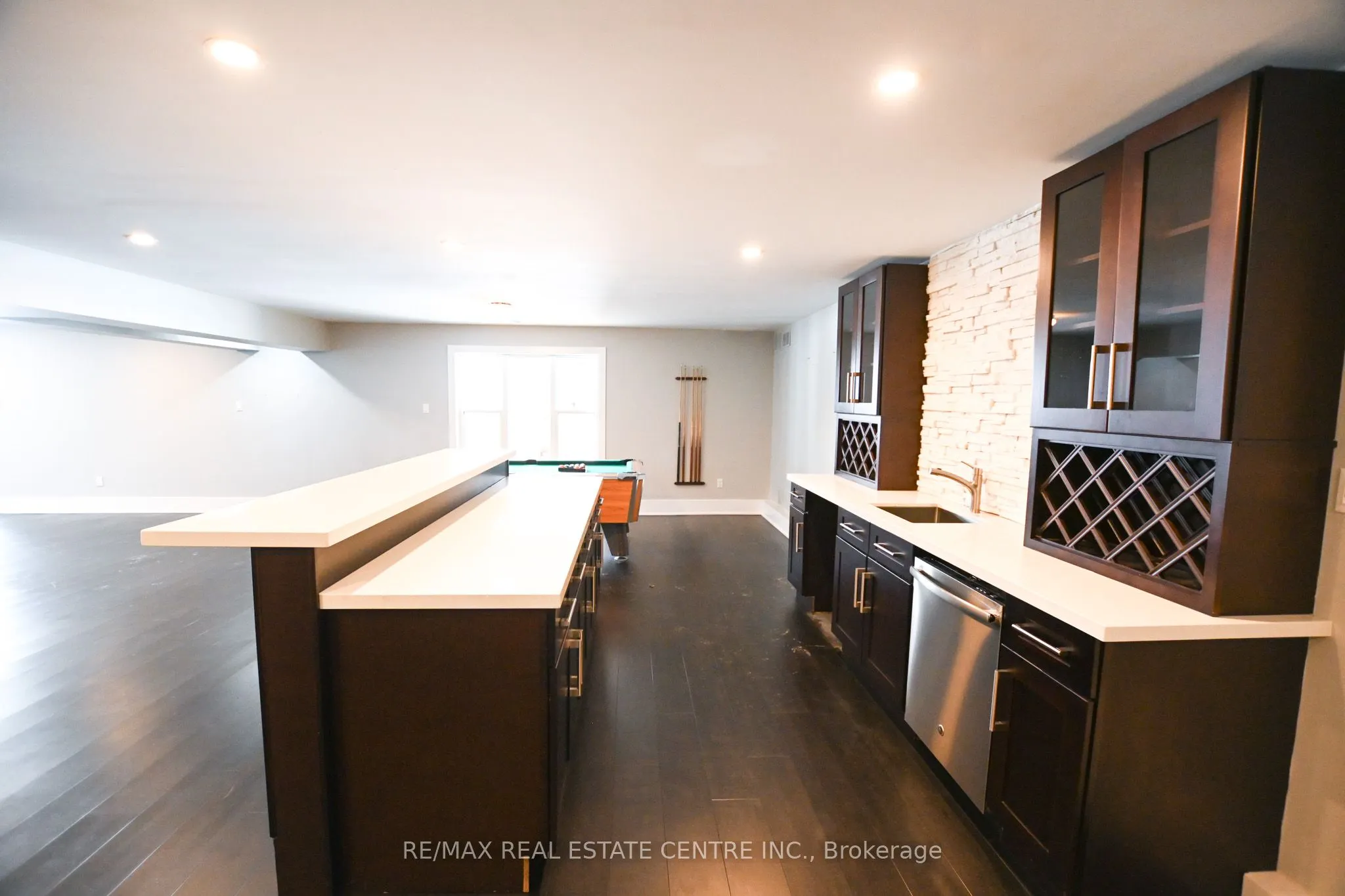 1814 QUANTZ Crescent