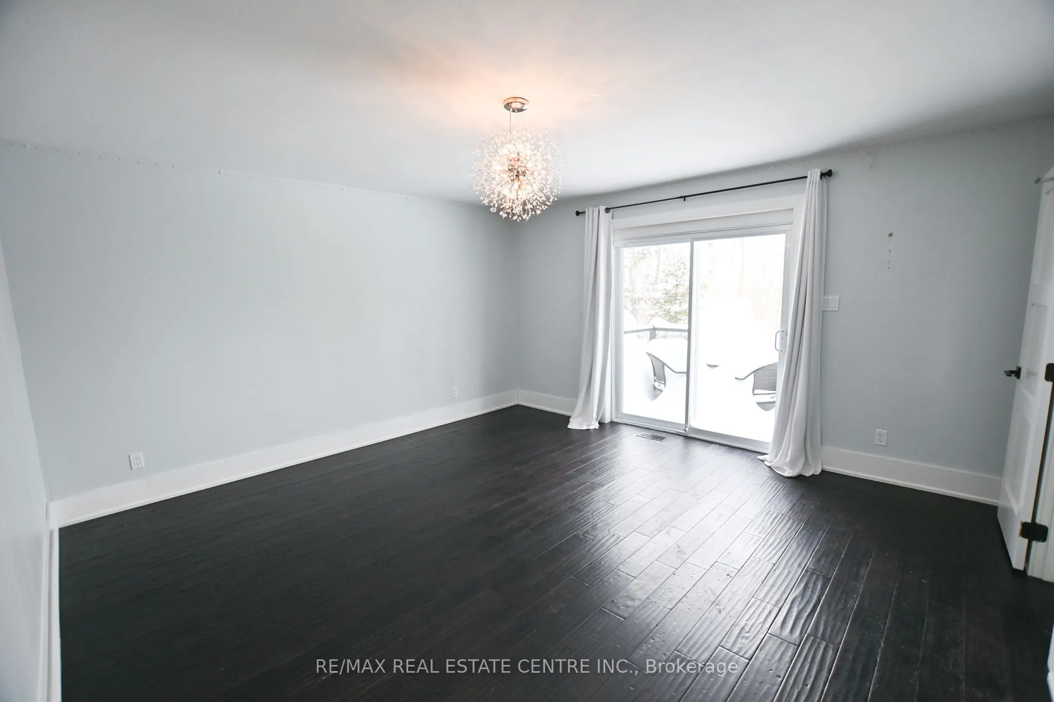 1814 QUANTZ Crescent