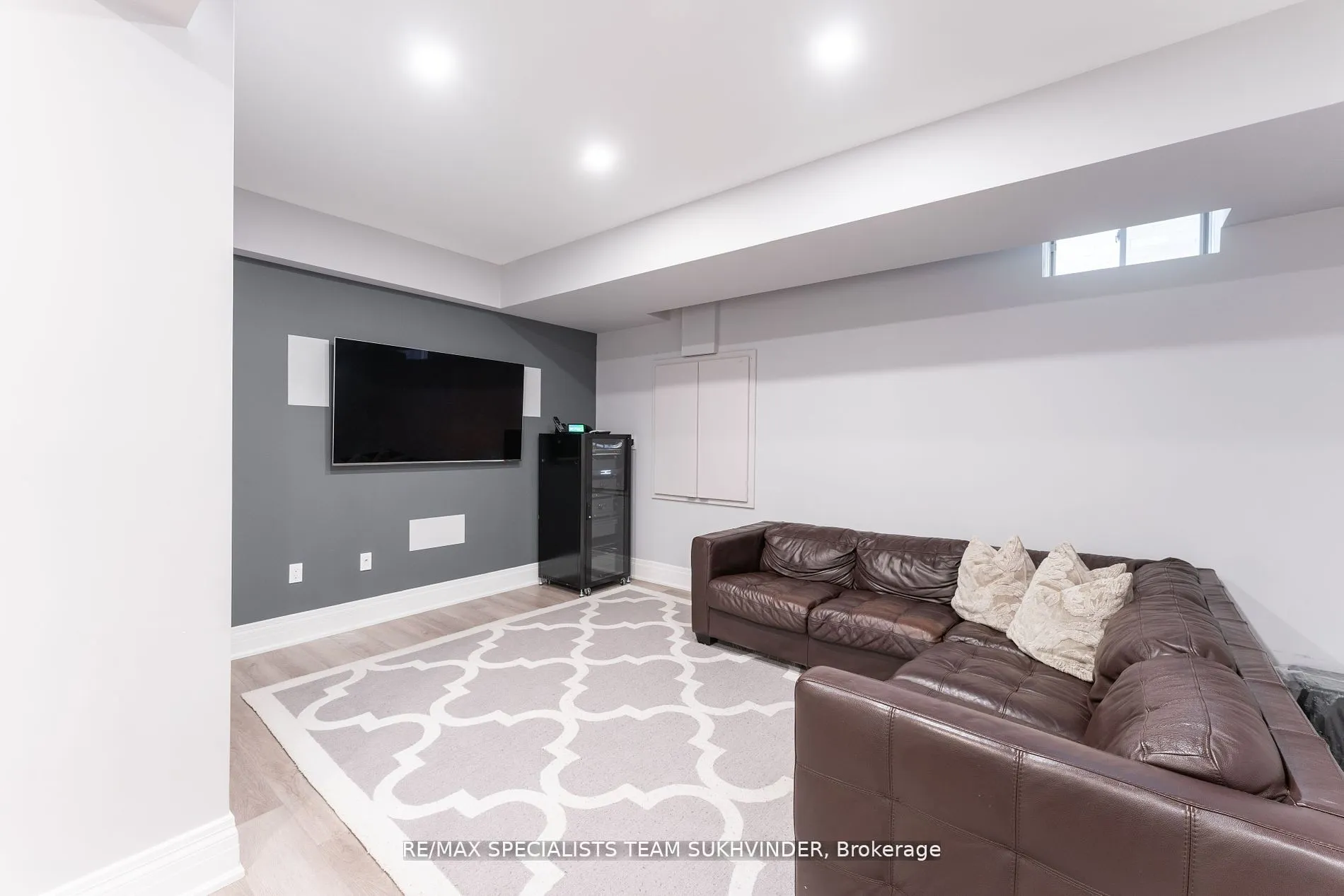 49 Appleyard Avenue