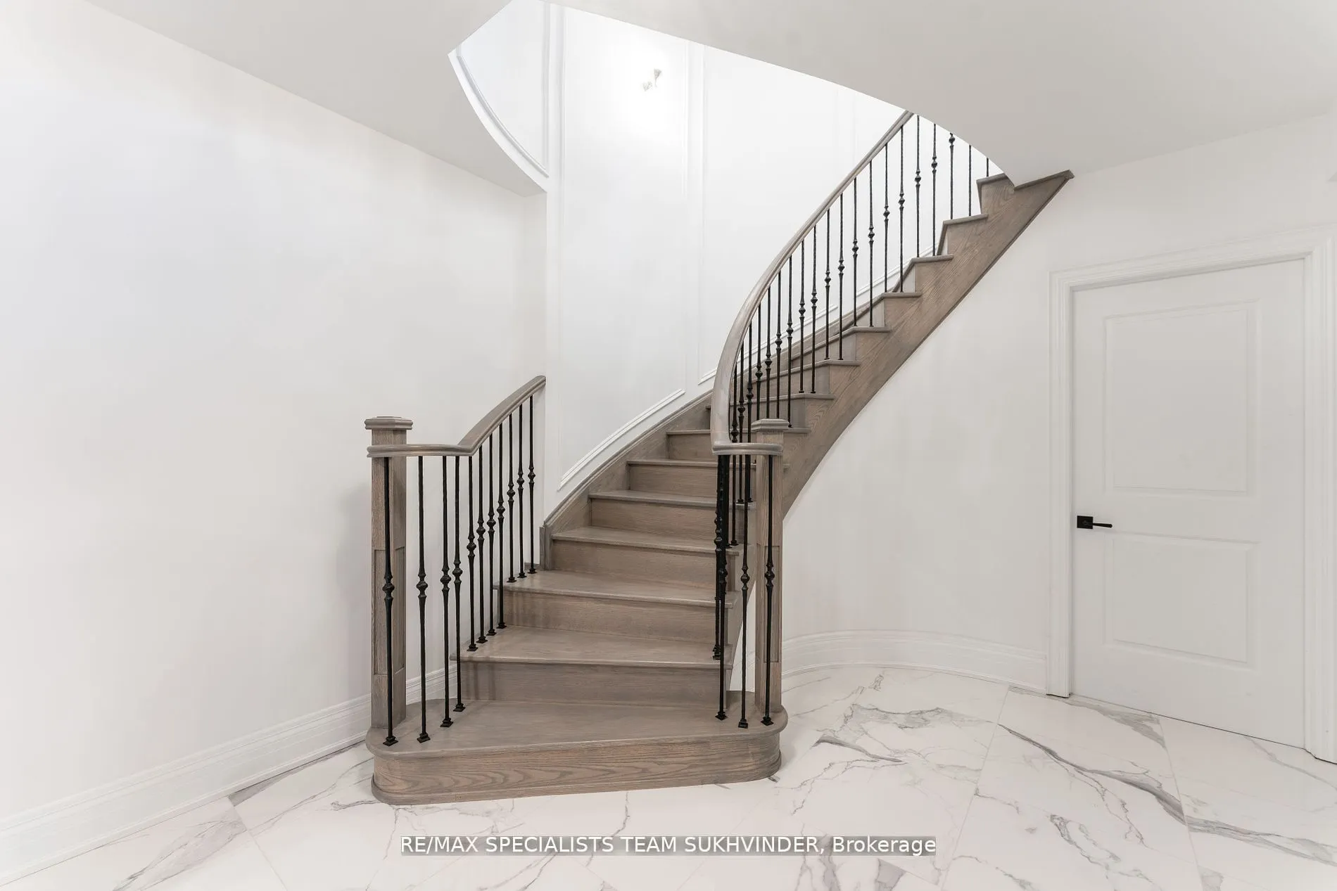 49 Appleyard Avenue