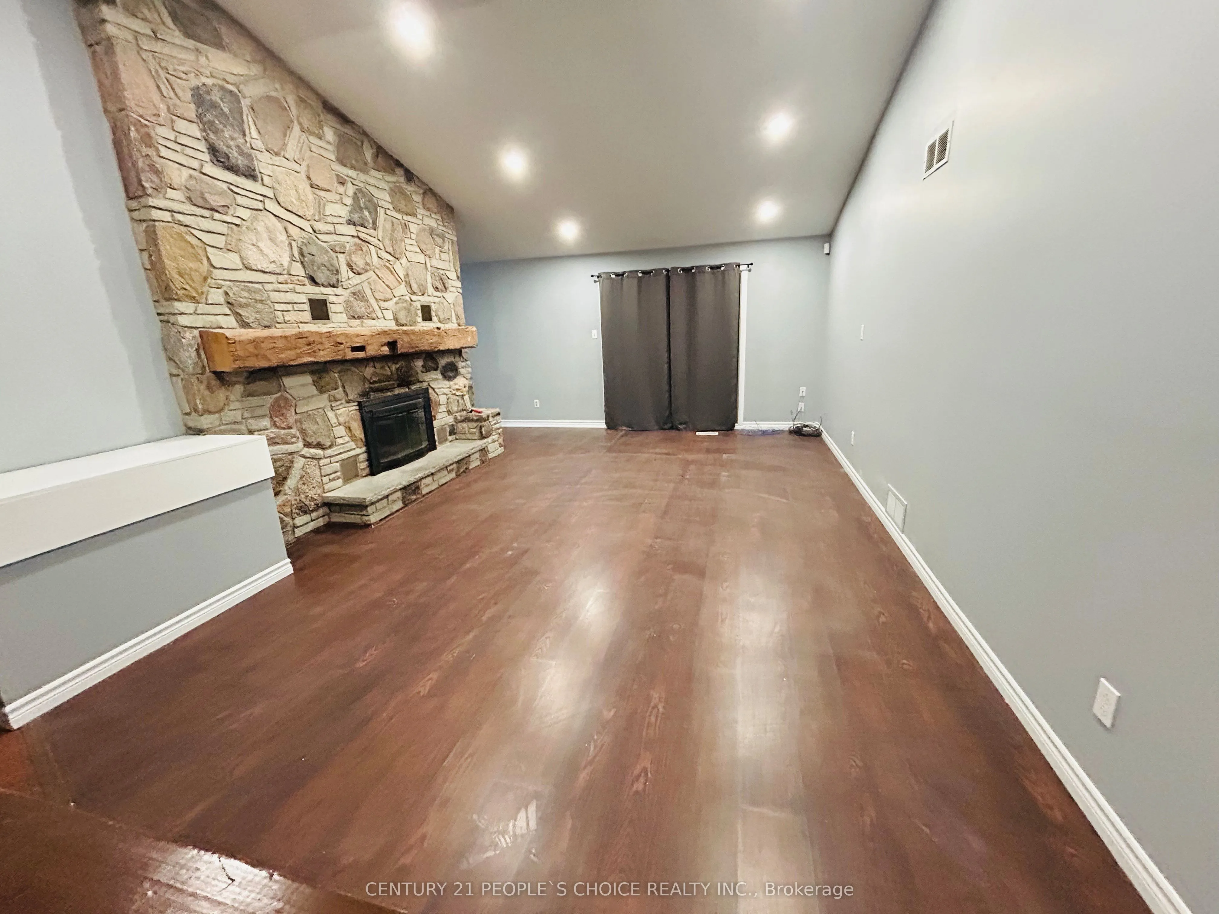 101 Putting Green Crescent