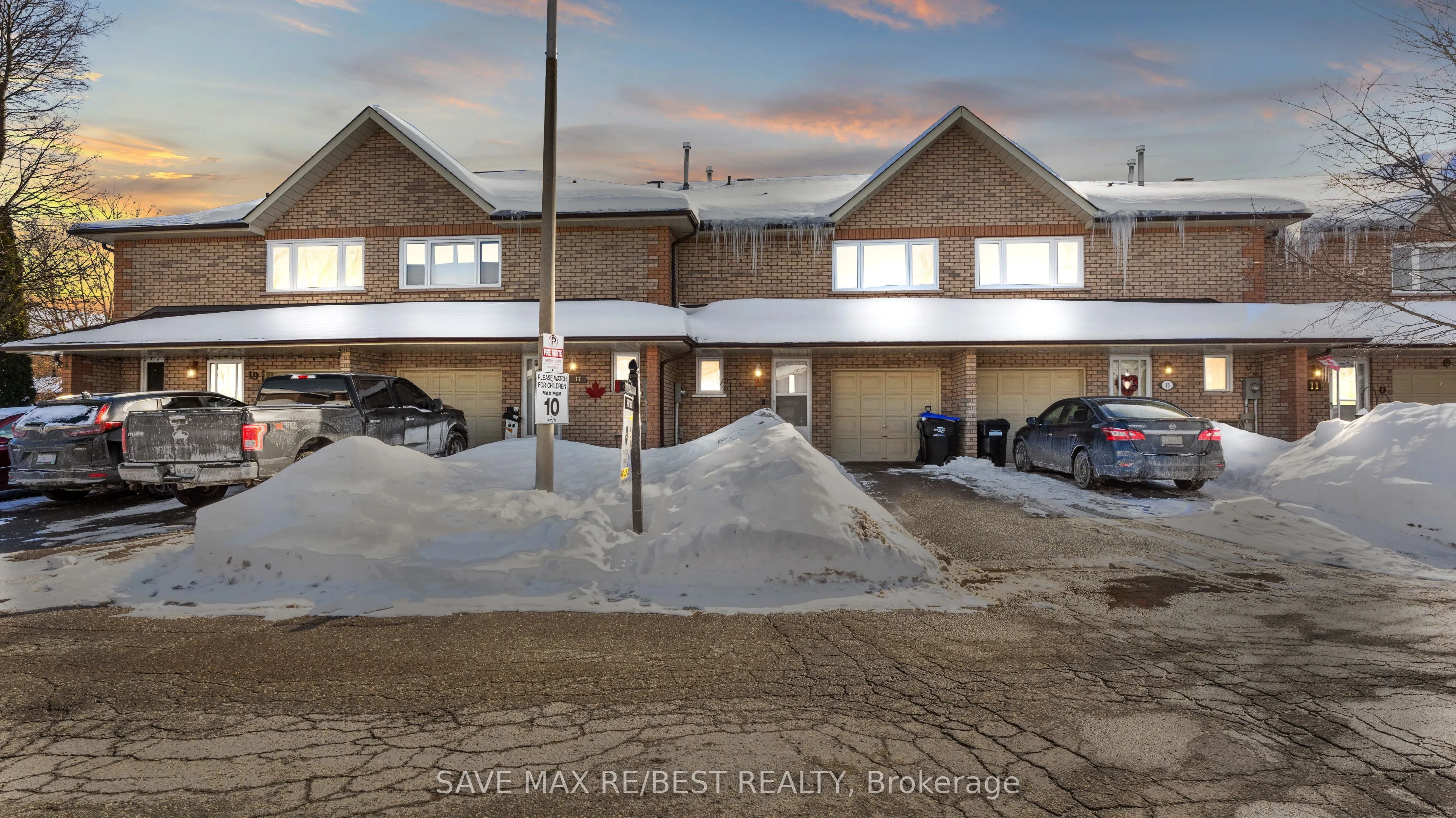 15 RIVERLEY Lane, #15
