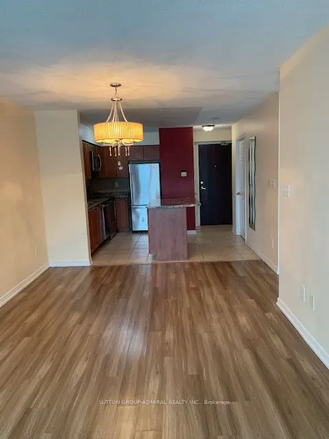 39 Oneida Crescent, #211