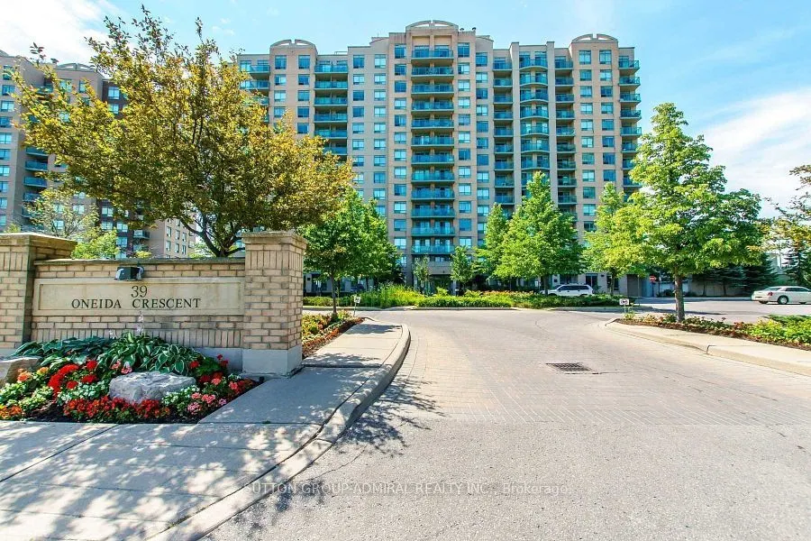 39 Oneida Crescent, #211