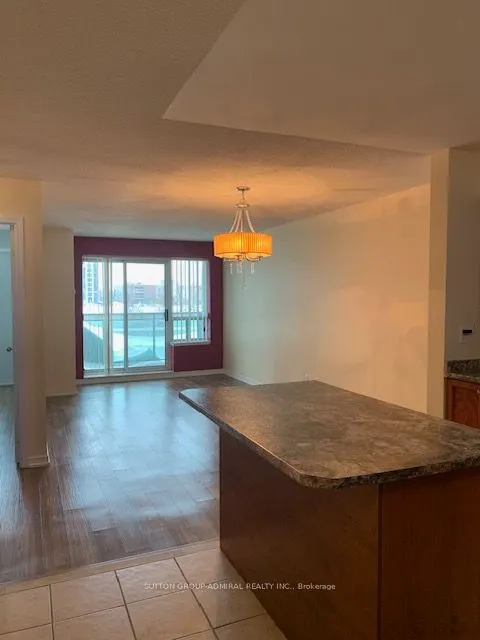 39 Oneida Crescent, #211