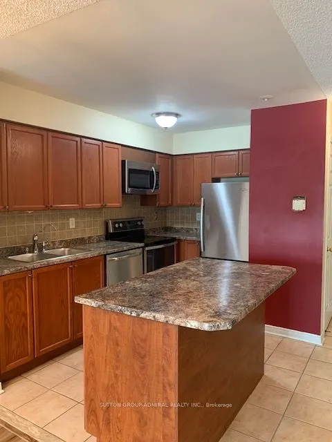39 Oneida Crescent, #211