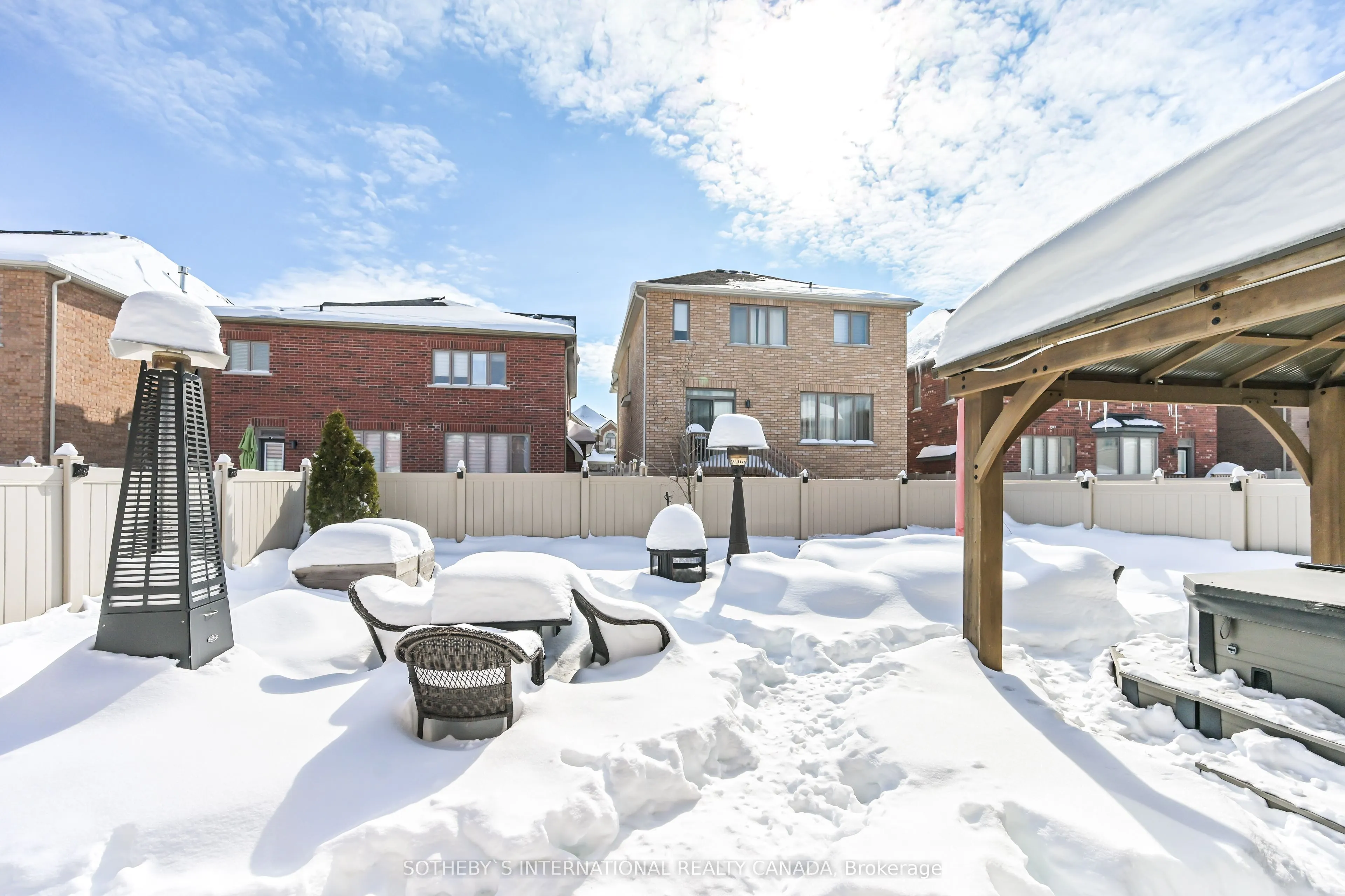 45 Crimson King Way