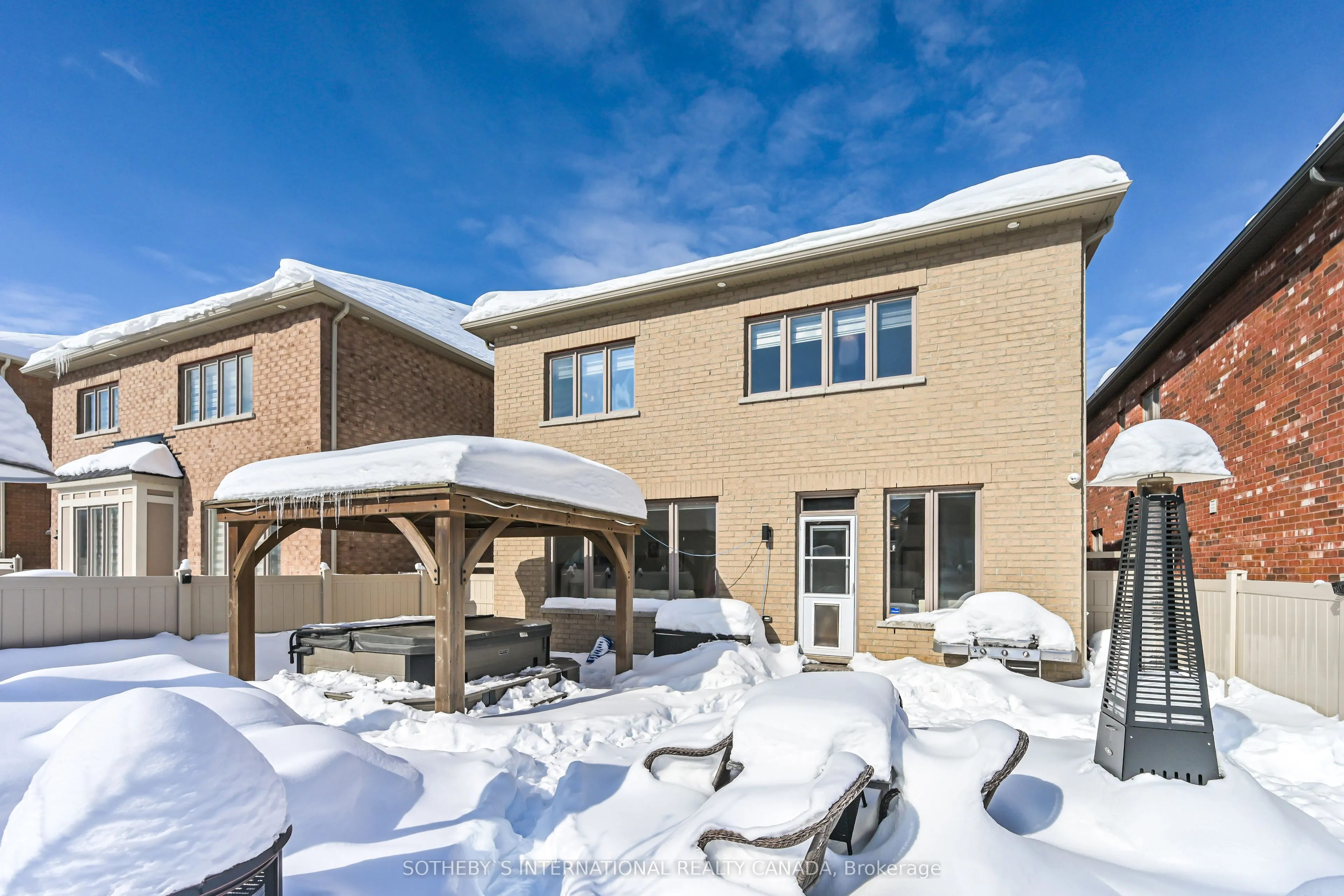 45 Crimson King Way