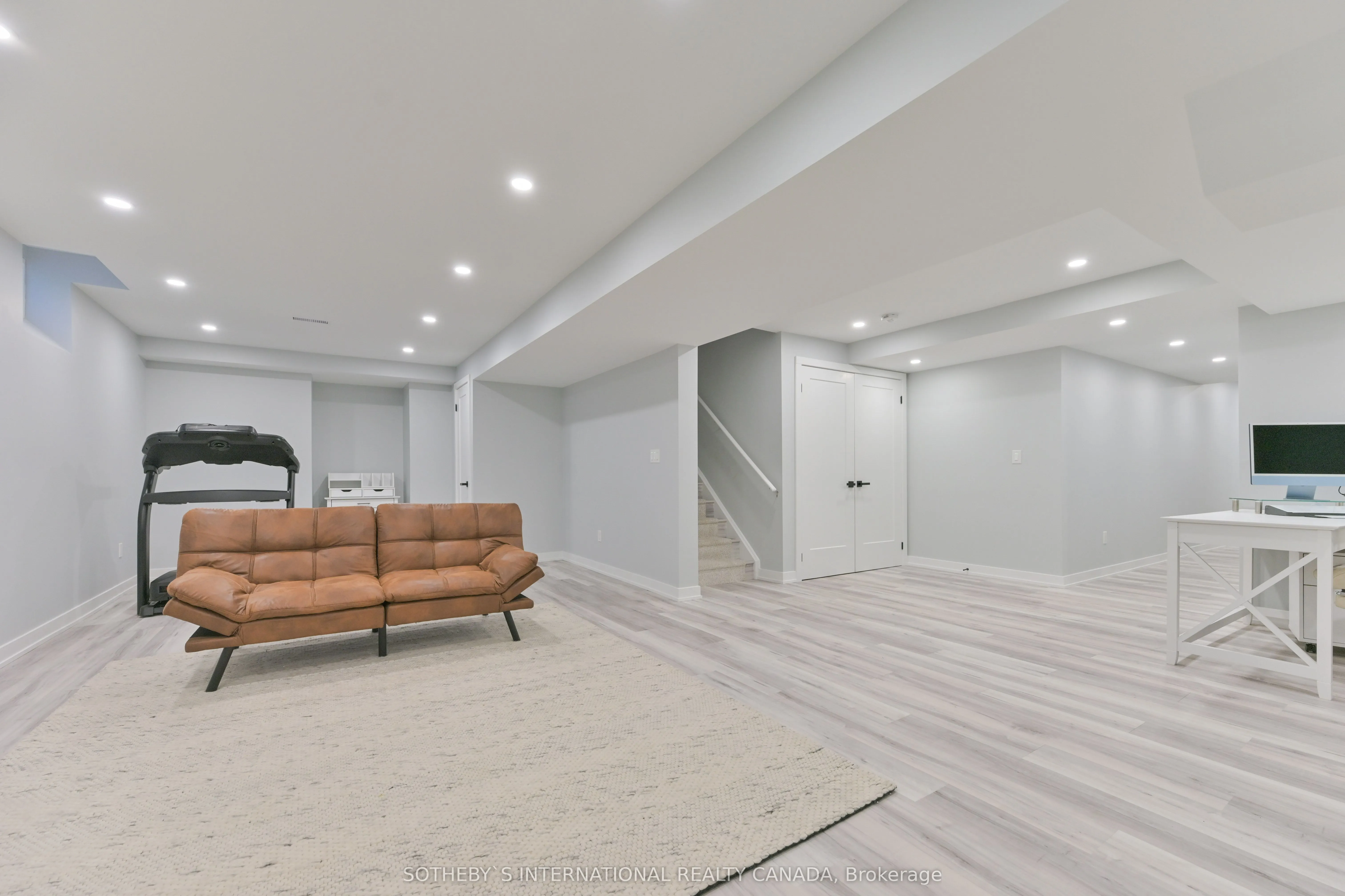 45 Crimson King Way