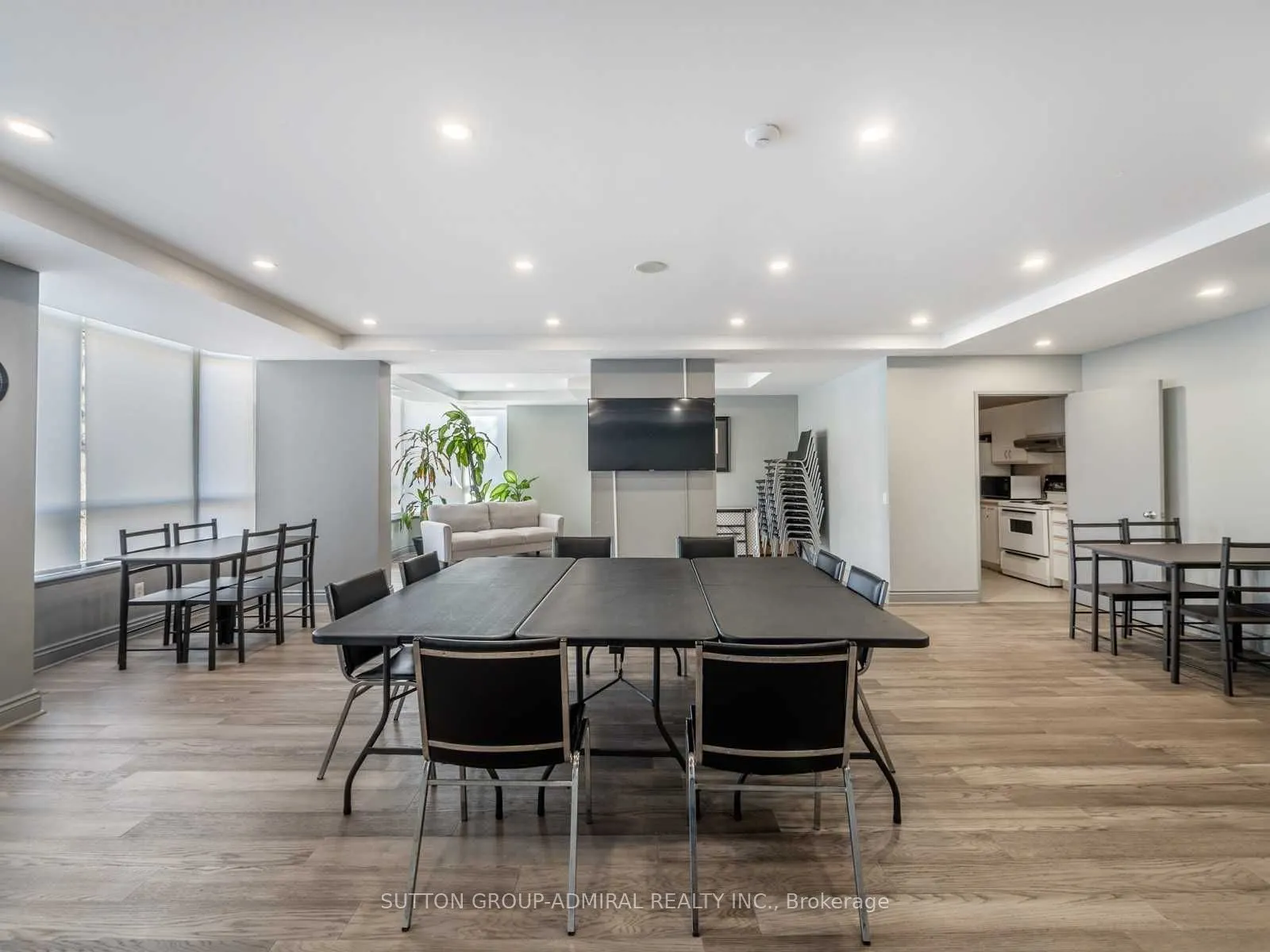 91 Townsgate Drive, #1112