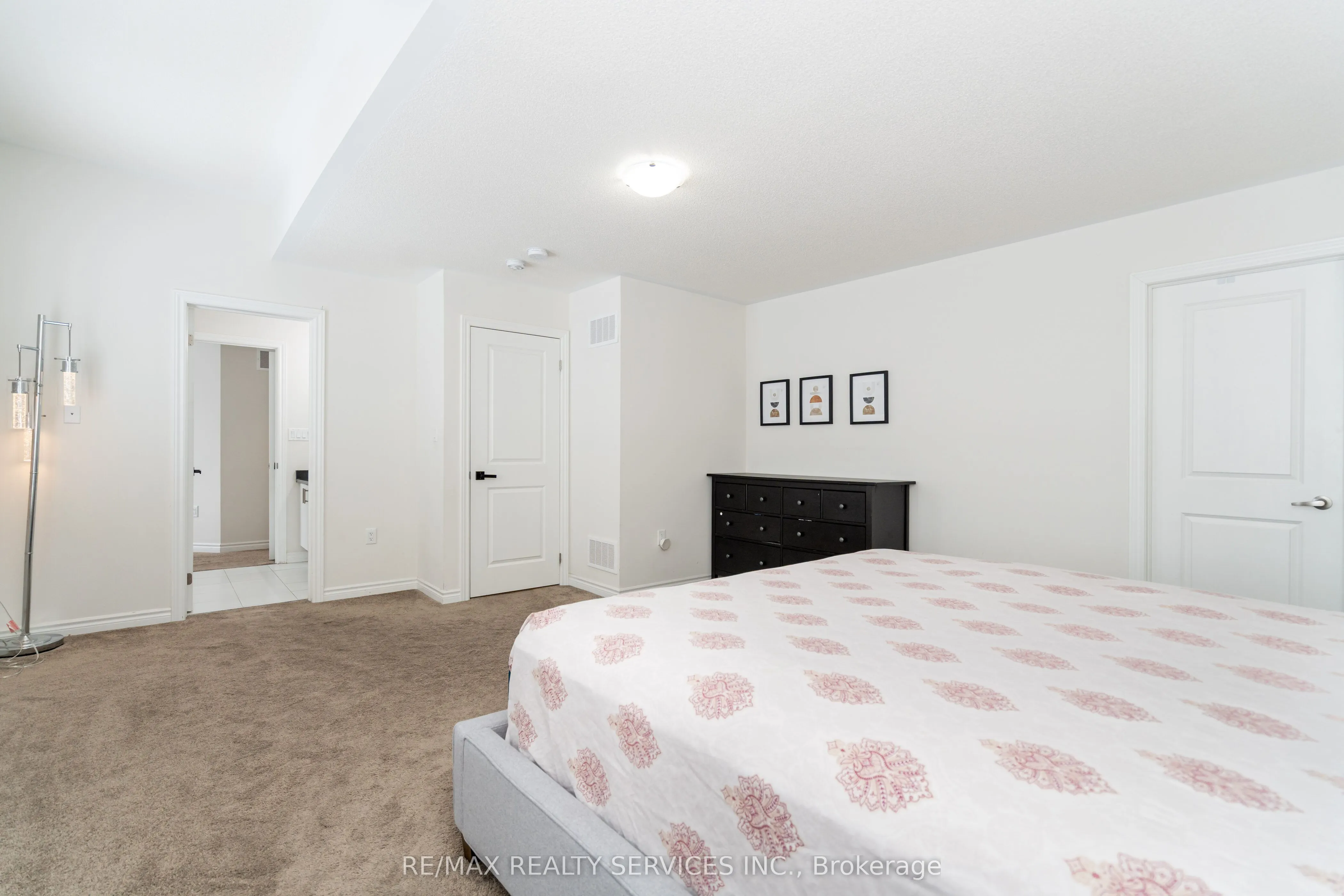1140 Wickham Road