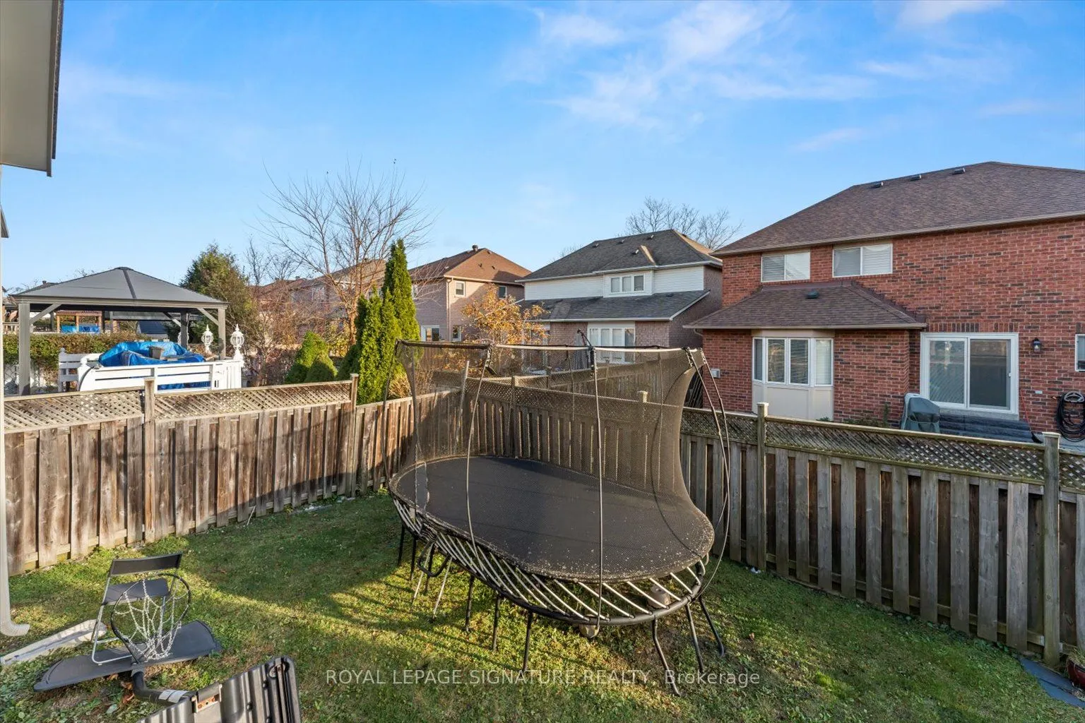 74 Littleleaf Crescent
