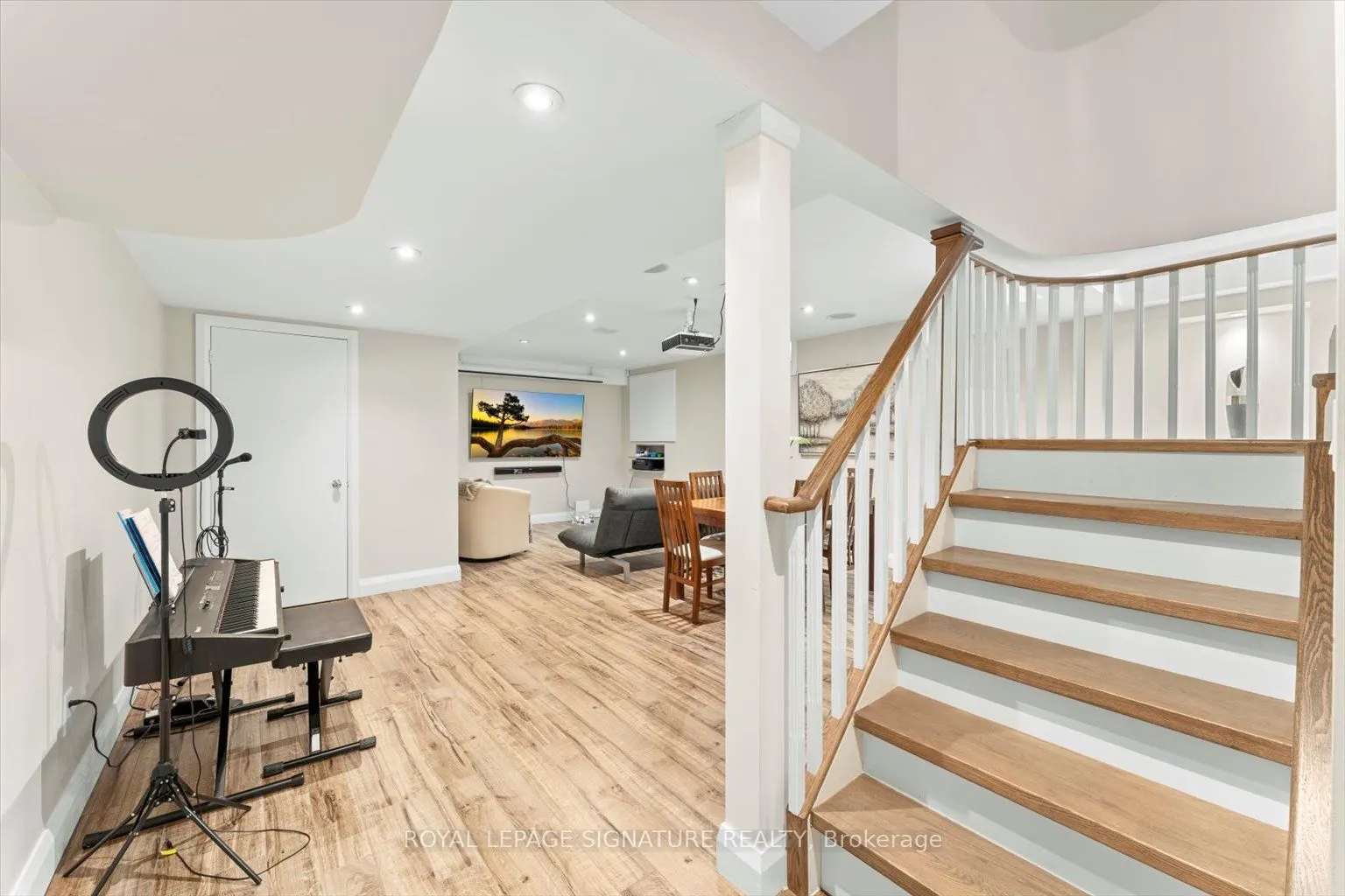 74 Littleleaf Crescent