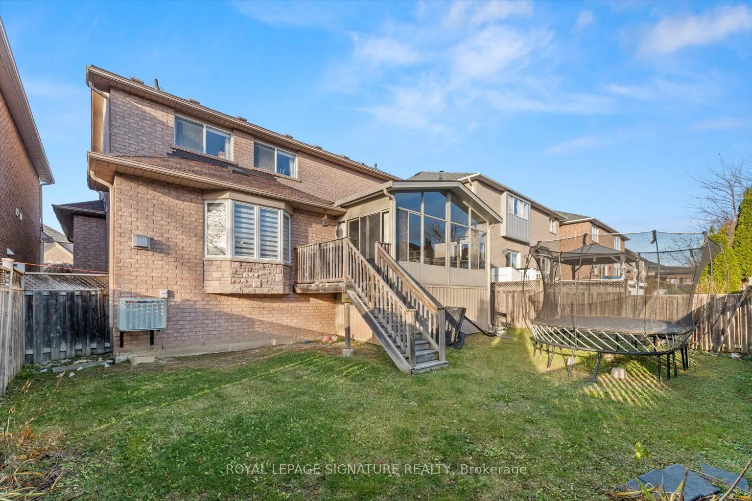 74 Littleleaf Crescent