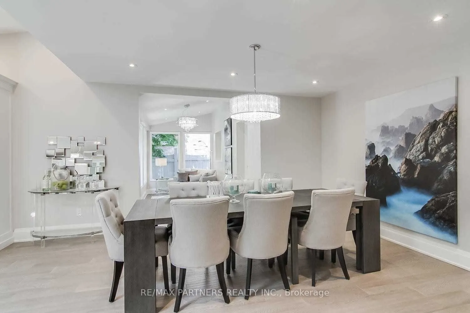 6 Fernwood Court