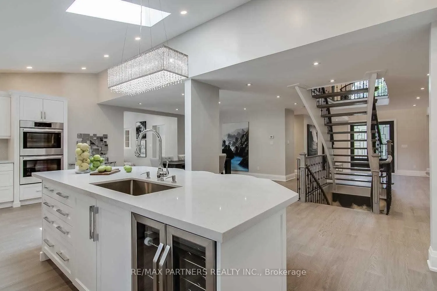 6 Fernwood Court