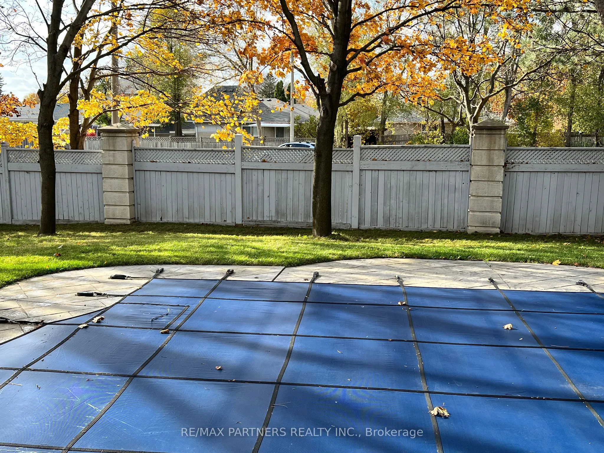 6 Fernwood Court