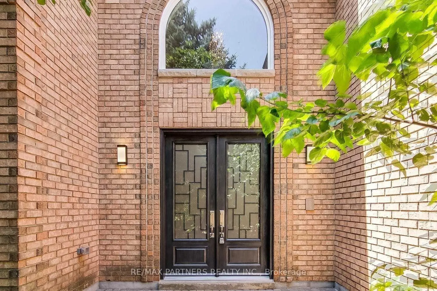 6 Fernwood Court