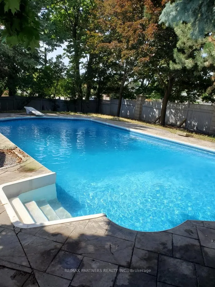 6 Fernwood Court