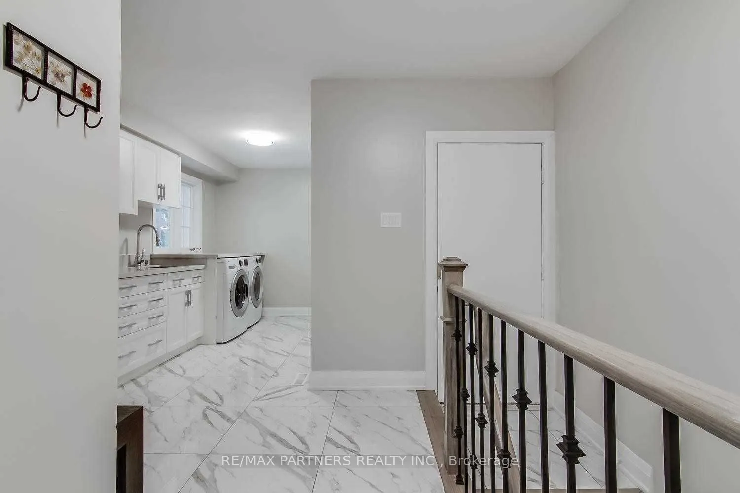 6 Fernwood Court