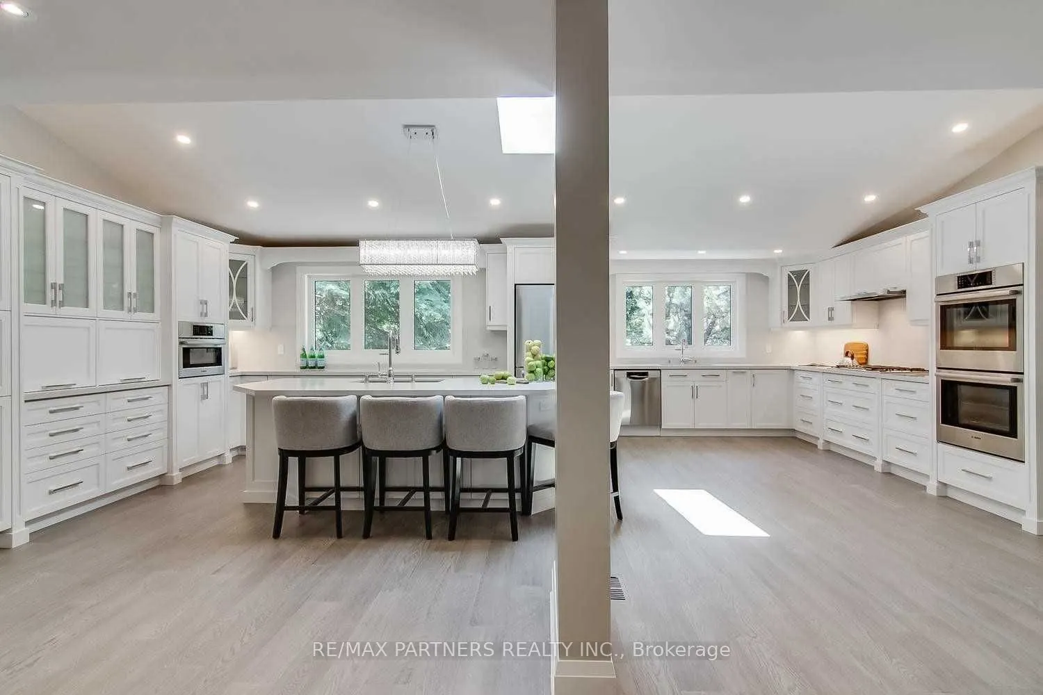 6 Fernwood Court