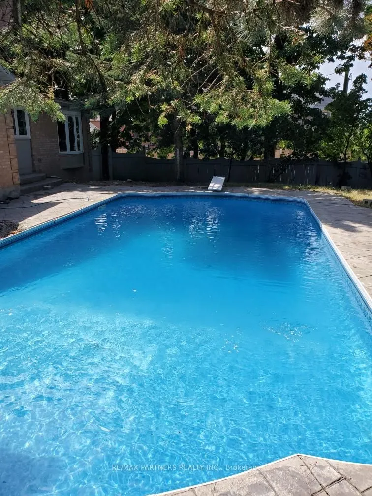 6 Fernwood Court