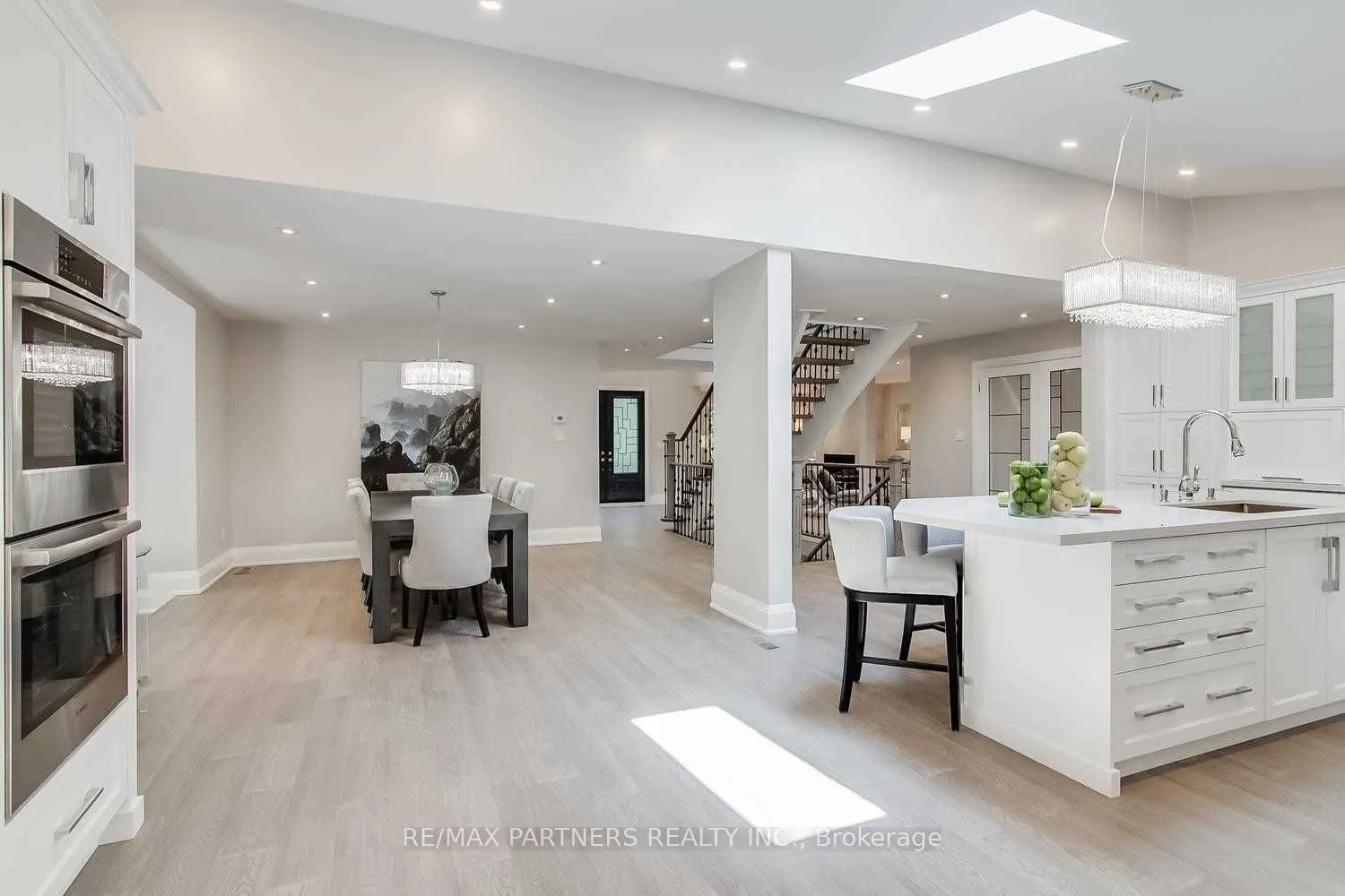 6 Fernwood Court