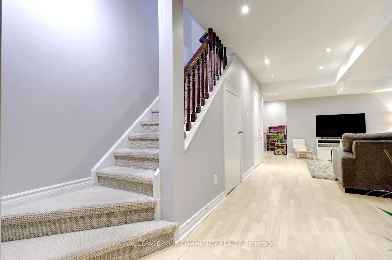 185 Chayna Crescent