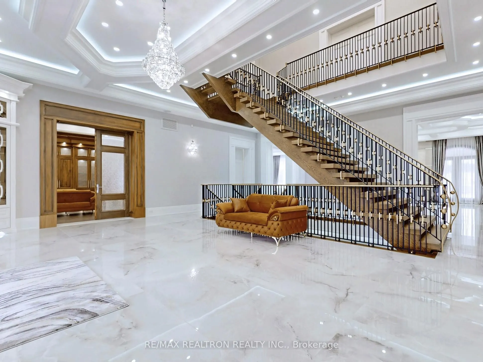 14358 Bathurst Street