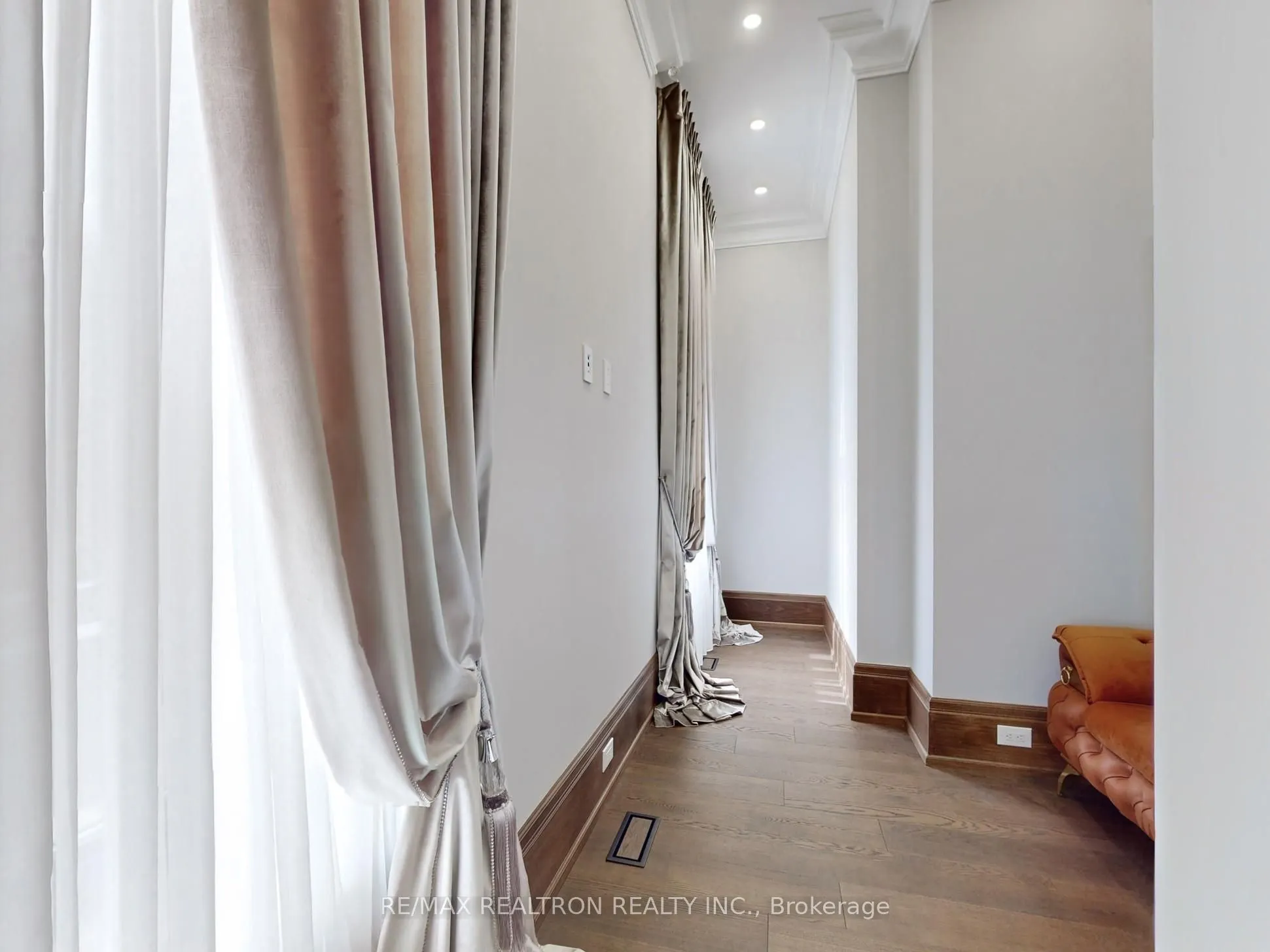 14358 Bathurst Street