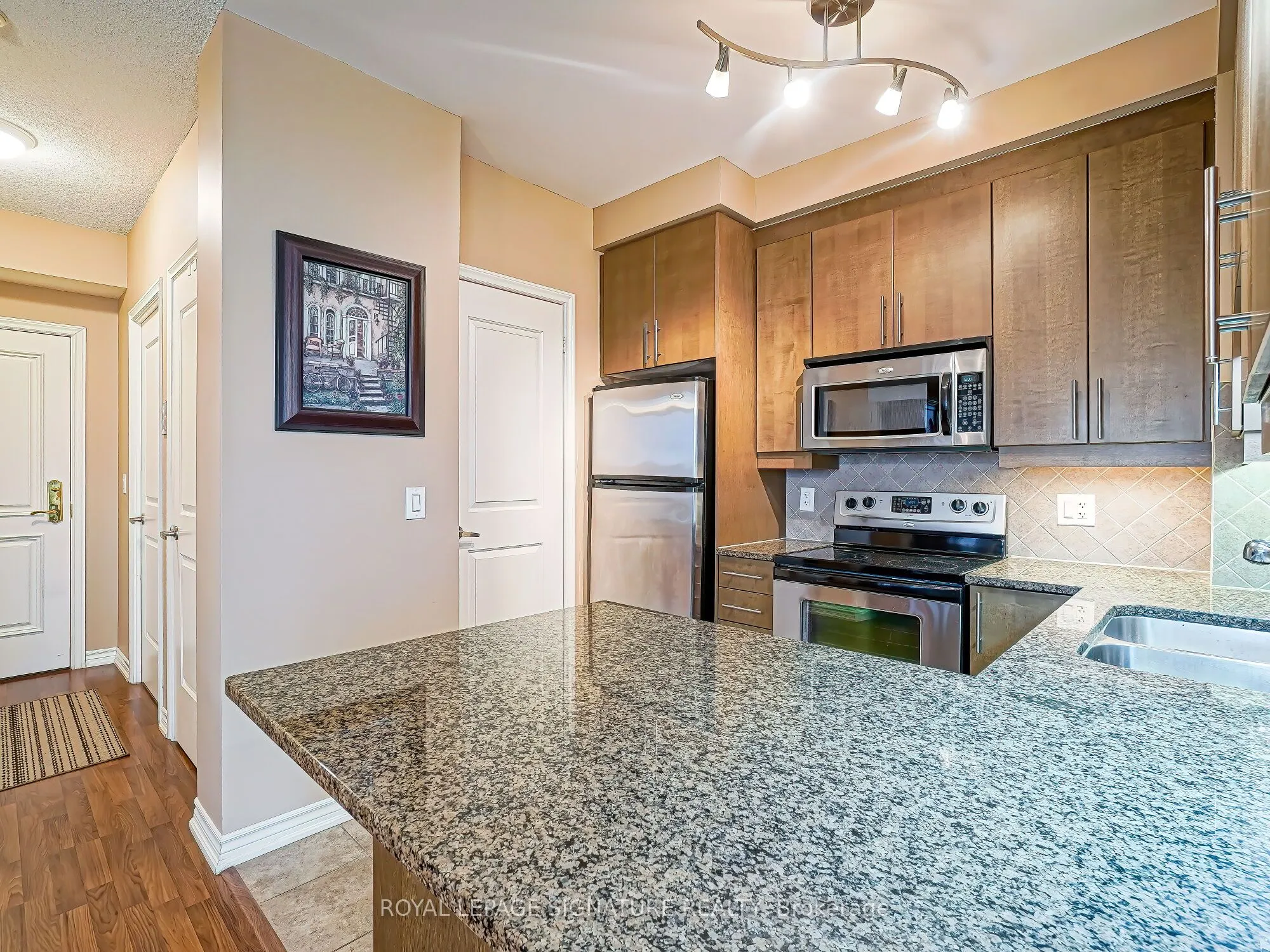 9235 Jane Street, #411