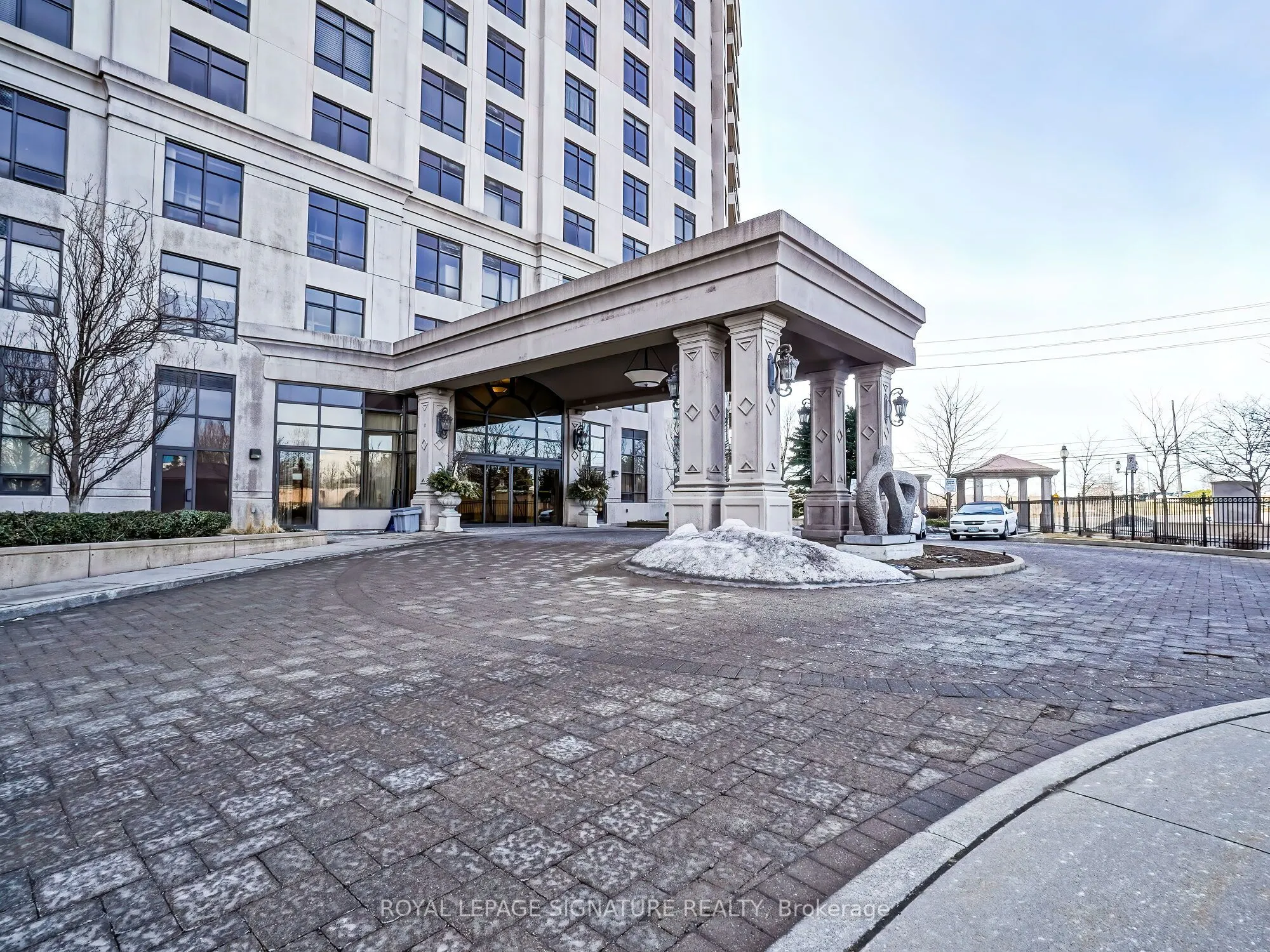 9235 Jane Street, #411